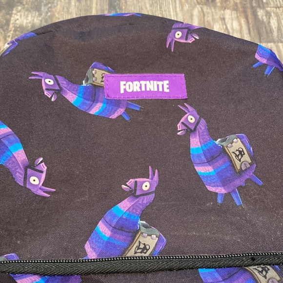 Fortnite backpack GUC - Picture 2 of 9
